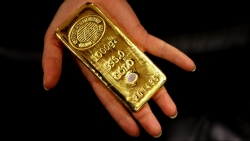 Giá vàng hôm nay 26/11: Giá vàng giữ mốc quan trọng, vẫn bị chi phối, 'tay to' không ngừng ôm vàng, SJC thất thường