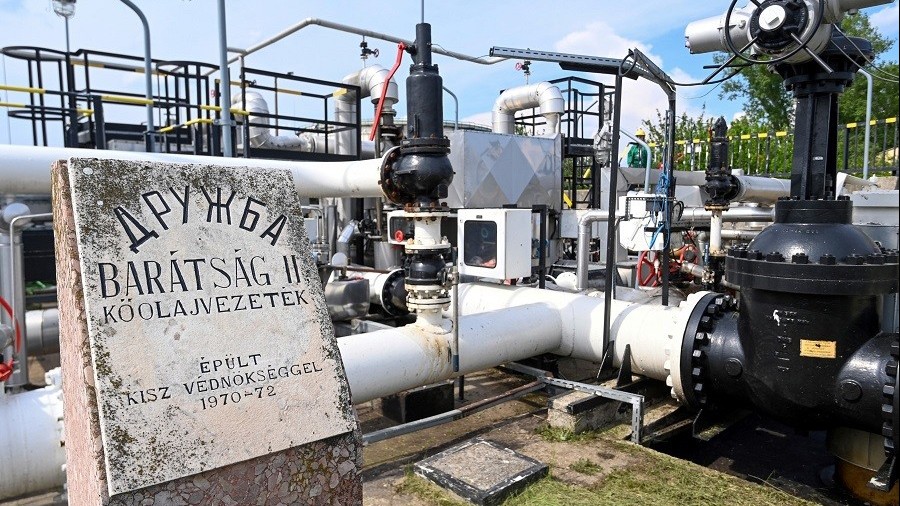 Moscow sẽ cấm doanh nghiệp mua dầu Nga để bán lại cho ‘liên minh’ áp giá trần?