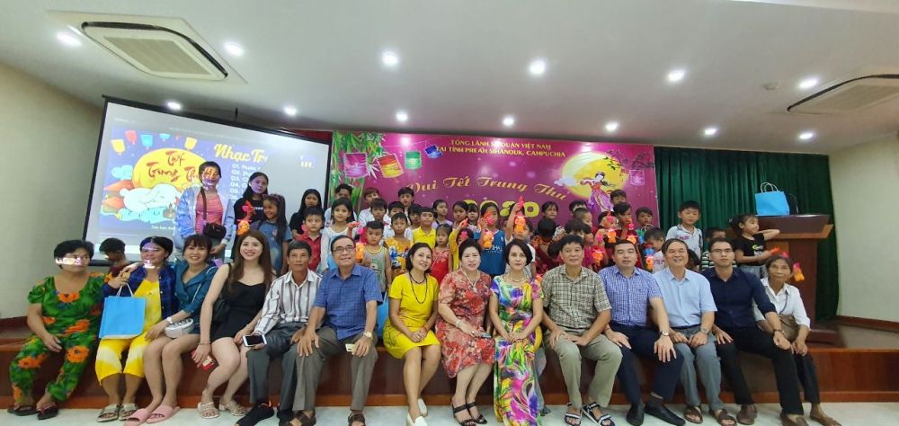 Tết Trung Thu đầm ấm giúp các thiếu nhi gốc Việt có những cảm nhận về bản sắc văn hóa của dân tộc Việt Nam, qua đó có những tình cảm và hình ảnh đẹp về quê hương, nguồn cội. Trẻ em gốc Việt tại Preah Sihanouk, Campuchia đón Tết Trung thu ý nghĩa