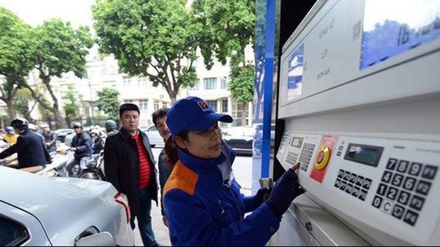 gia xang giam sau 1500 donglit tu chieu 1212