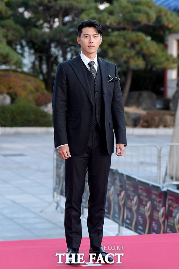 Thành công trong Hạ cánh nơi anh, Hyun Bin nhận huân chương Tổng thống Hàn Quốc