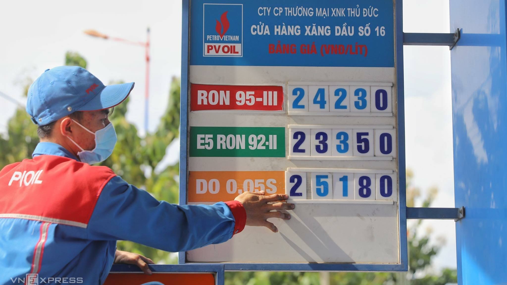 gia xang dau hom nay 1011 tiep da lao doc vi sao chi nhap khau 20 ma thi truong trong nuoc van khat hang