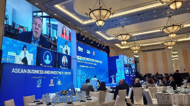  cảnh phiên thảo luận về công nghệ và tương lai việc làm tại ASEAN