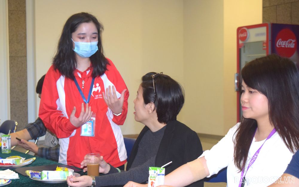 Cán bộ Viện huyết học truyền máu trung ư ... đạo với cán bộ BNG tham gia hiến máu