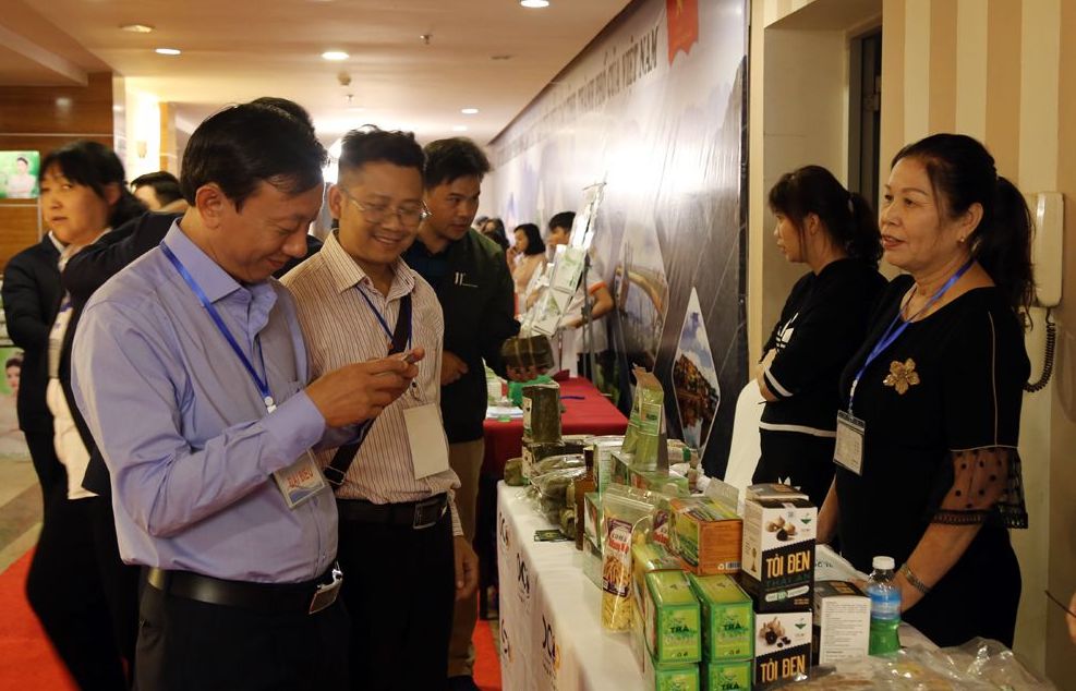 quang ninh cau noi xuat nhap khau hang hoa giua viet nam va trung quoc