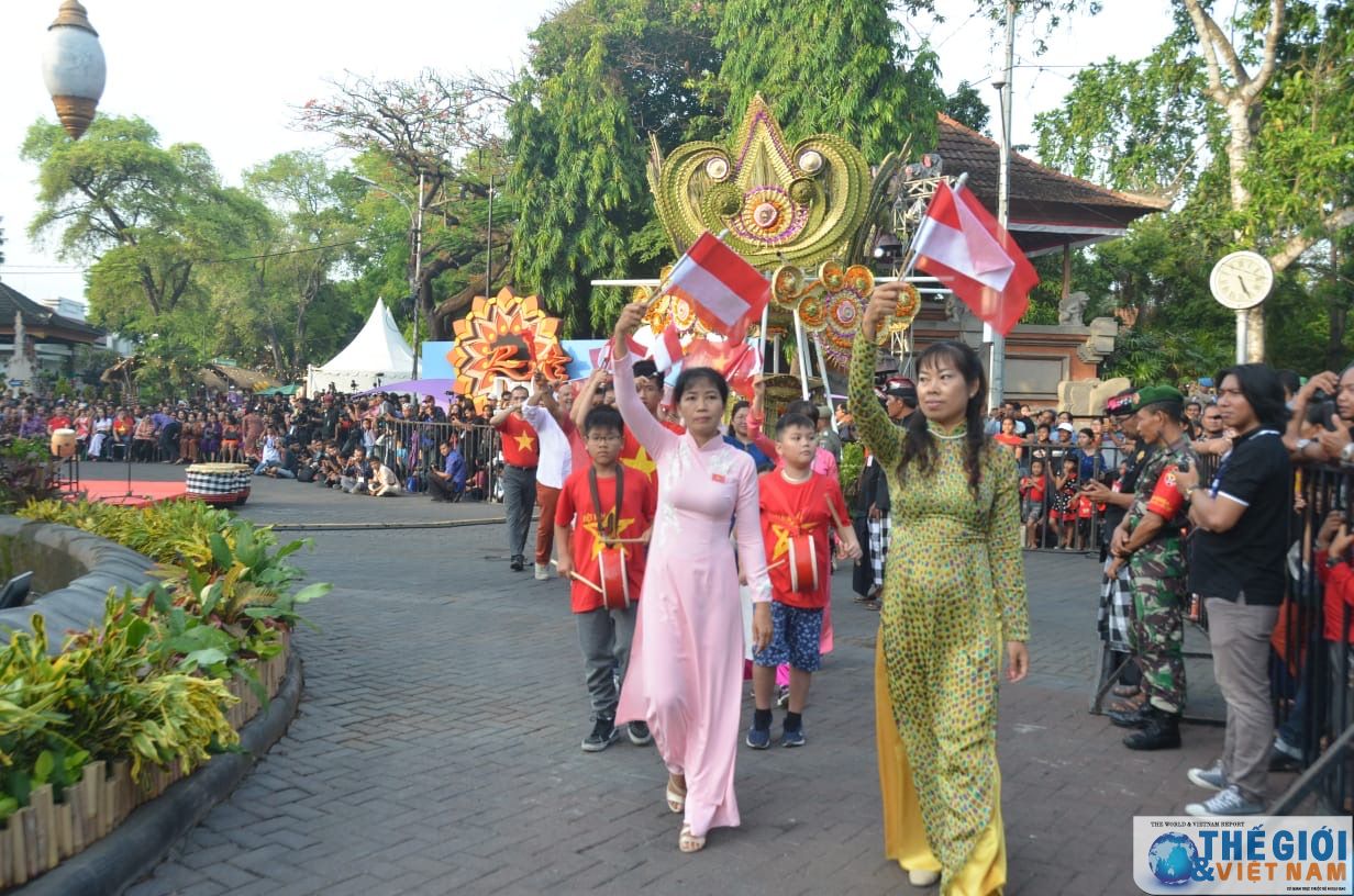 Quảng bá du lịch Việt Nam tại Lễ hội đường phố Denpasar, Indonesia quang ba du lich viet nam tai le hoi duong pho denpasar indonesia