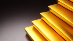 Giá vàng hôm nay 6/12: Tăng 50 USD/tuần, vàng đã sẵn sàng nhảy vào chuyến 'tàu lượn siêu tốc'?