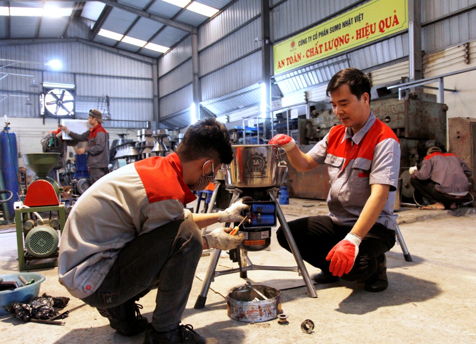 tu can bo du an tro thanh vua sang che