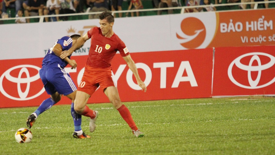 vong 3 v league 2017 derby tren san thong nhat