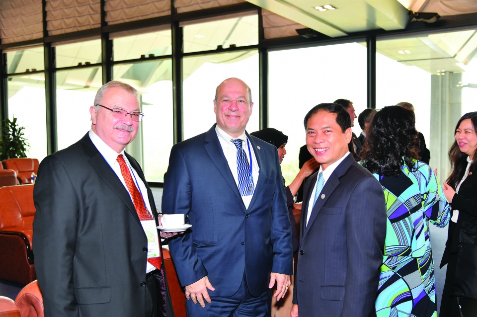 tao dong luc moi cung vun dap tuong lai chung