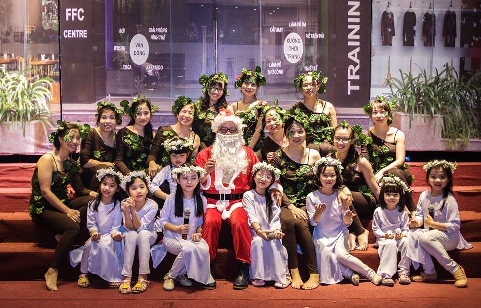 dua nhac kich den voi dien vien khong chuyen