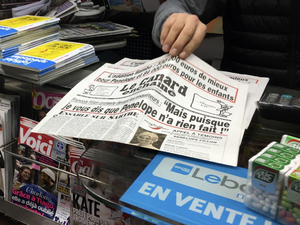 hang gia nhung nhieu nguoi mua