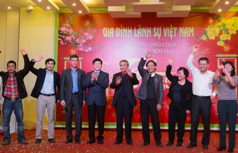 Lãnh sự Việt Nam đồng hành cùng đất nước