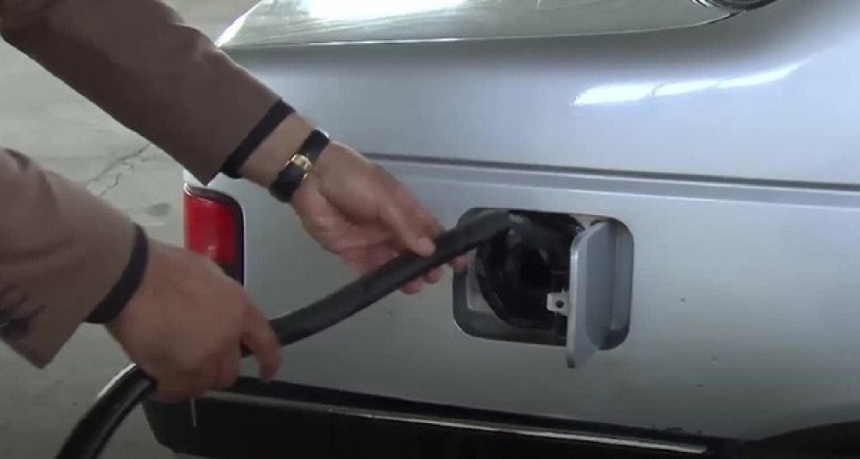 o to chay bang nuoc la