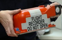 dieu tra tai nan may bay tai sao van phu thuoc vao hop den
