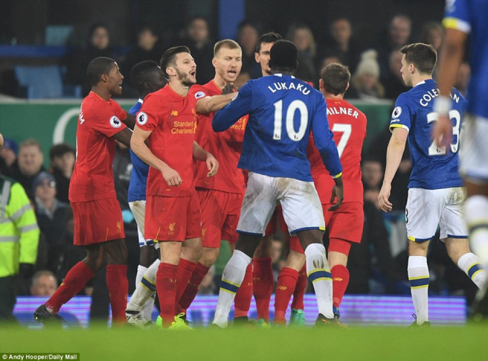 liverpool danh bai everton nho ban thang phut cuoi
