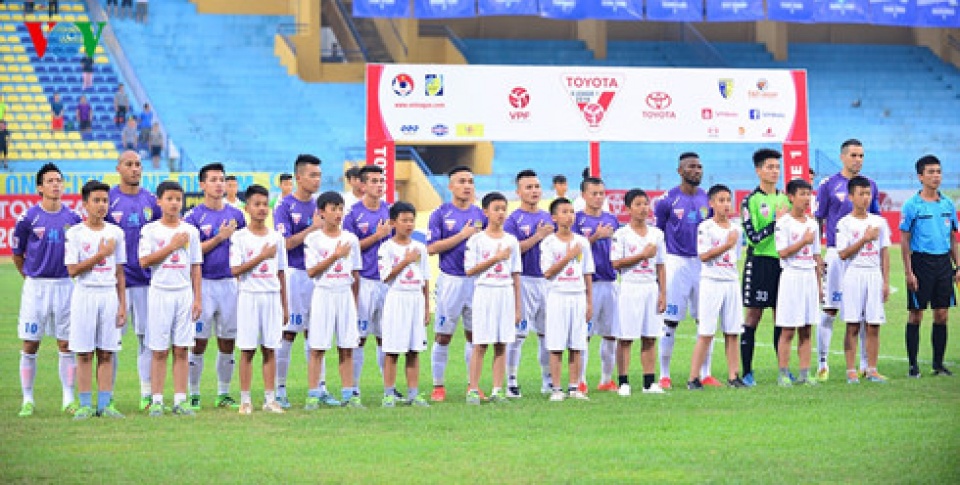 ha noi tt doi ten thanh clb ha noi nhan quyen quan ly san hang day