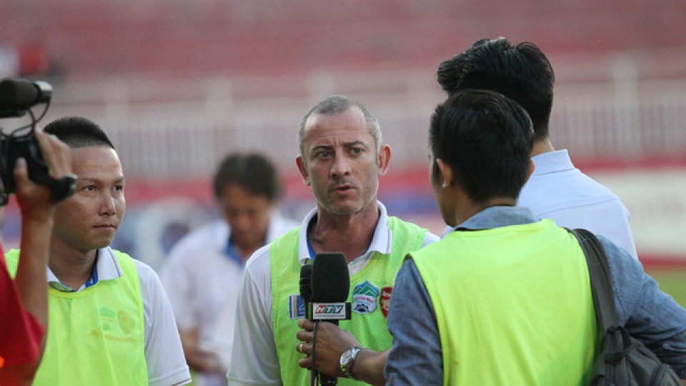 hlv pham minh duc ly giai viec it dung cau thu u19 viet nam