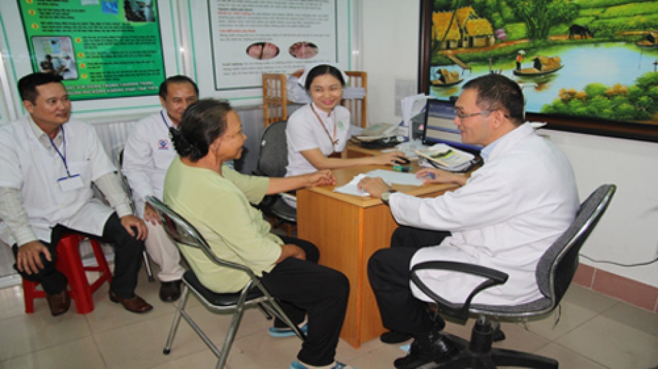 bac sy gioi can co van hoa