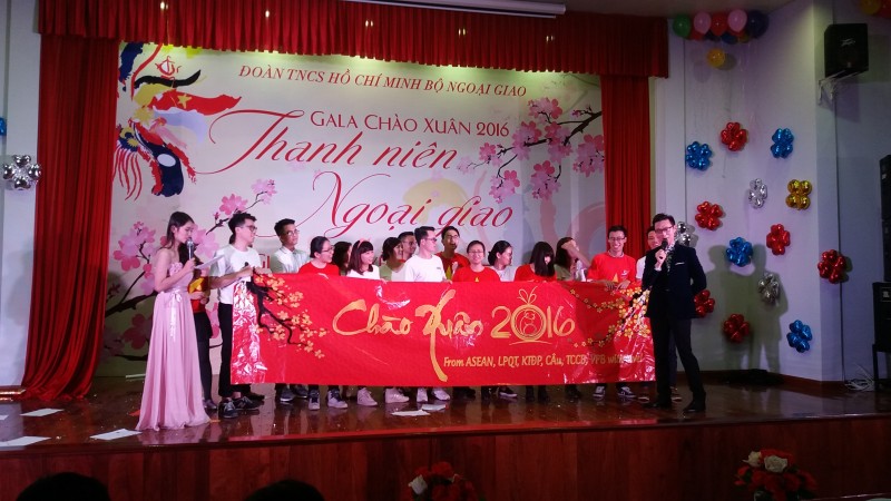 sac xuan va hoi nhap trong gala thanh nien 2016