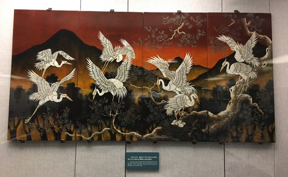 quan he viet trung va thong diep cua nhung mon qua