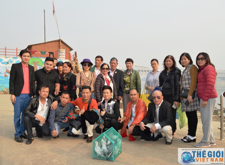 tham quan varanasi vung dat thanh linh thieng ben song hang