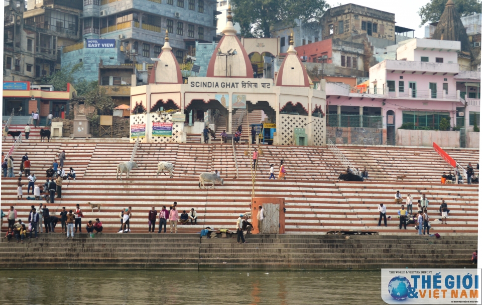 tham quan varanasi vung dat thanh linh thieng ben song hang