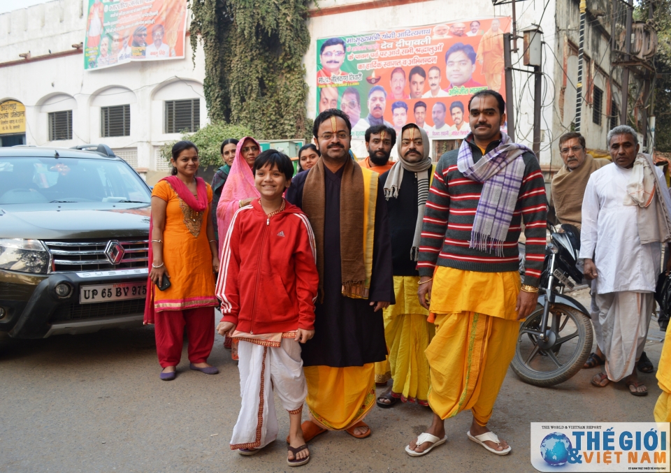 tham quan varanasi vung dat thanh linh thieng ben song hang