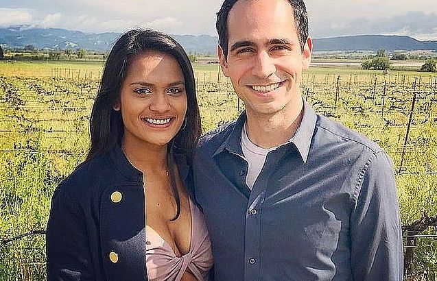 Chàng trai thuê nguyên rạp chiếu phim để cầu hôn bạn gái