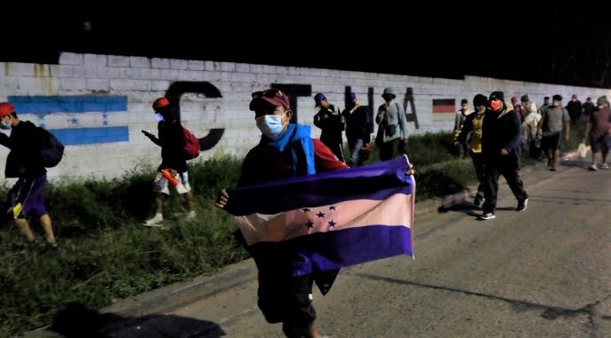 Đoàn di cư từ Honduras tới Mỹ, Các thành viên với hy vọng đến được , ngày 15/1/ 2022. (Nguồn: AP)
