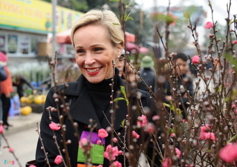 khi cho hoa xuan tro thanh ban sac