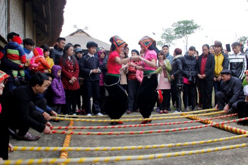 le cau an cua nguoi thai tai ngoi nha chung