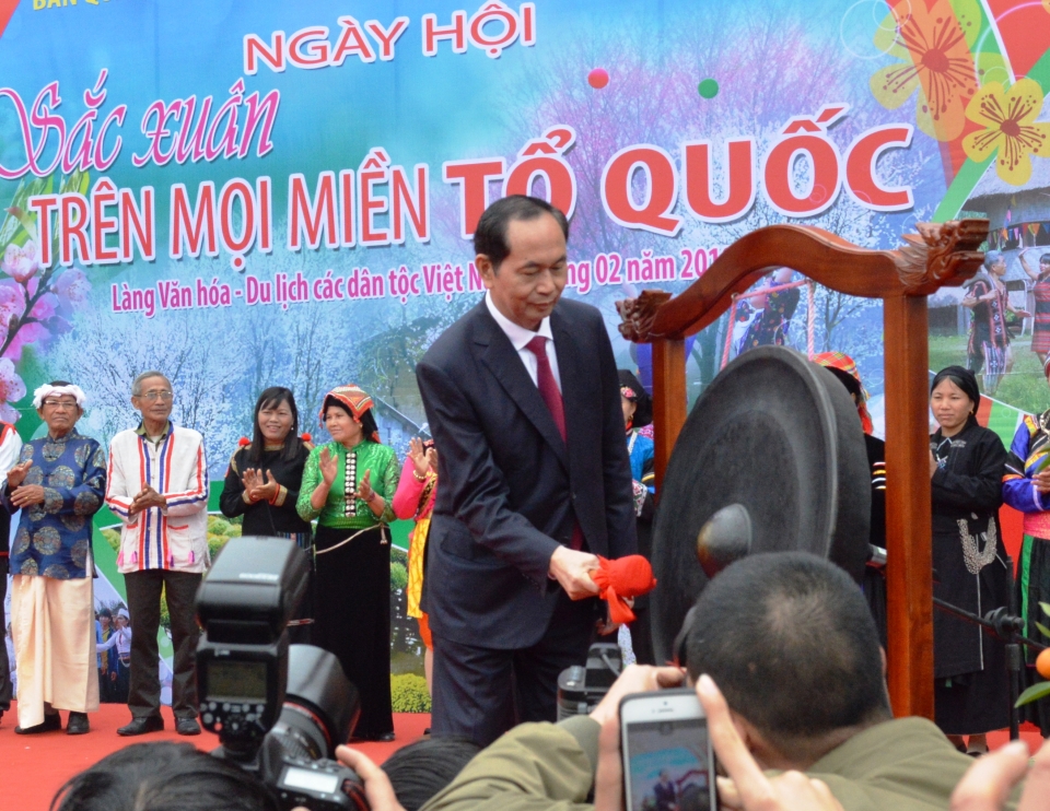 khai mac ngay hoi sac xuan tren moi mien to quoc 2018