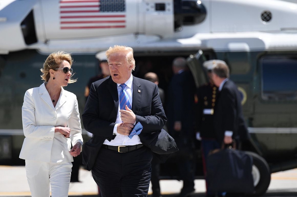 Lý do Kelly Craft được Tổng thống Trump “chọn mặt gửi vàng” ly do kelly craft duoc tong thong trump chon mat gui vang
