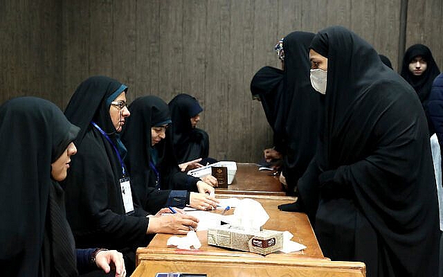 Iran cáo buộc truyền thông nước ngoài lợi dụng Covid 19 'cản trở' cử tri bỏ phiếu iran cao buoc truyen thongnuoc ngoai loi dung covid 19 can trocu tri tong tuyen cu