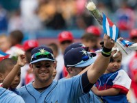 hoa mi toc khong con nau