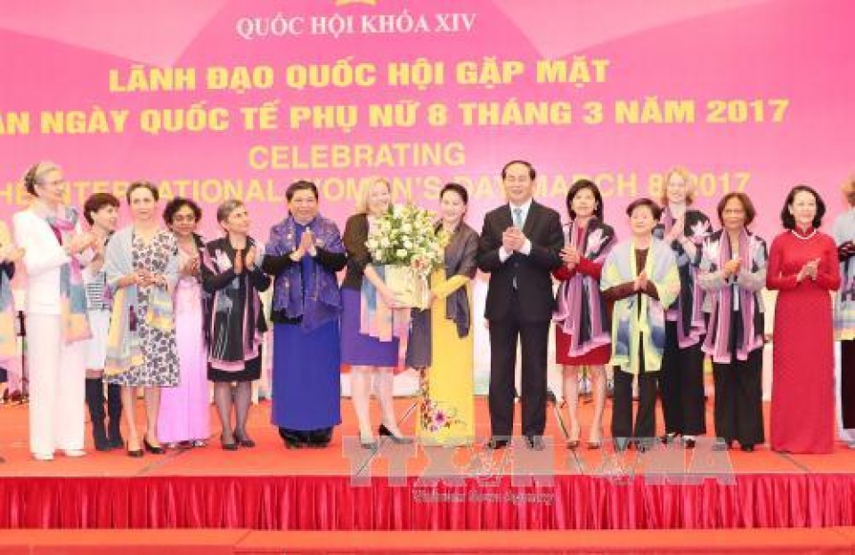 lanh dao quoc hoi gap mat cac nu dai su truong co quan dai dien cac to chuc quoc te tai viet nam