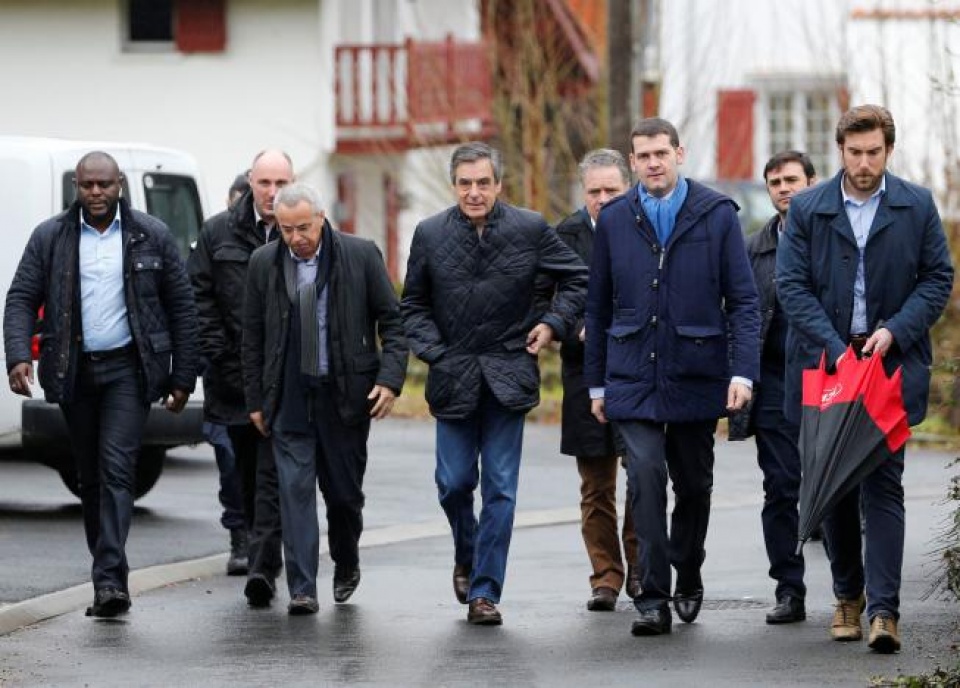 bau cu phap ung cu vien emacron gianh them nhieu su ung ho