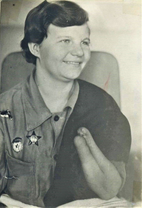 nhung bong tuyet nhuom mau mau nu y ta anh hung lien xo