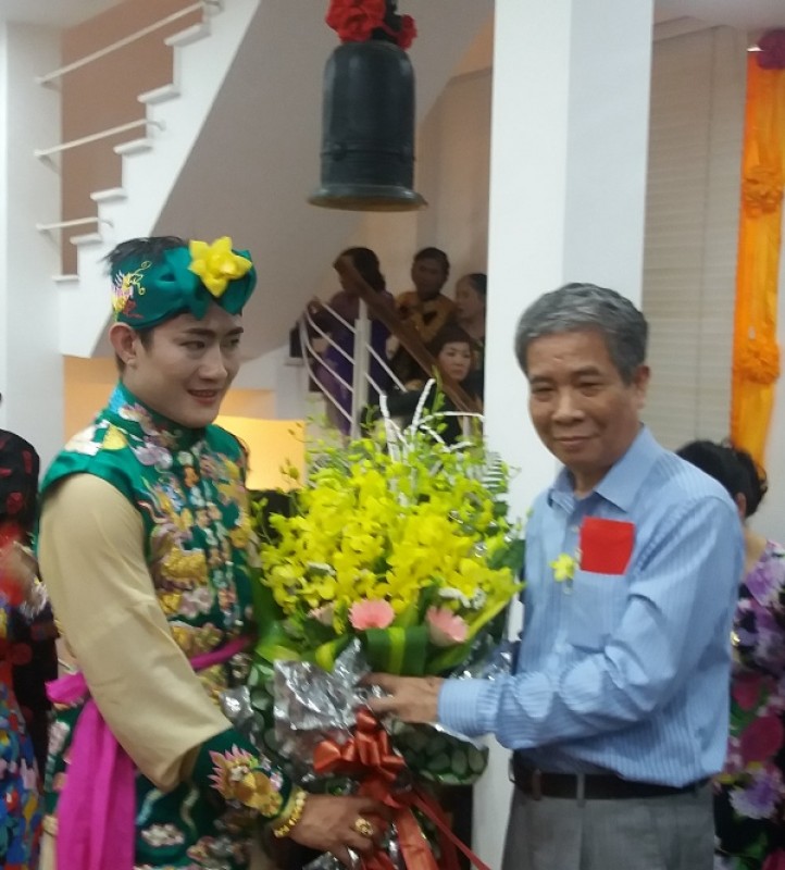 tim ve nguon coi cua shaman giao