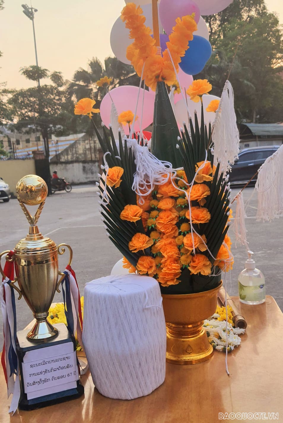 Rộn ràng chào mừng Tết Bunpimay Lào năm 2022