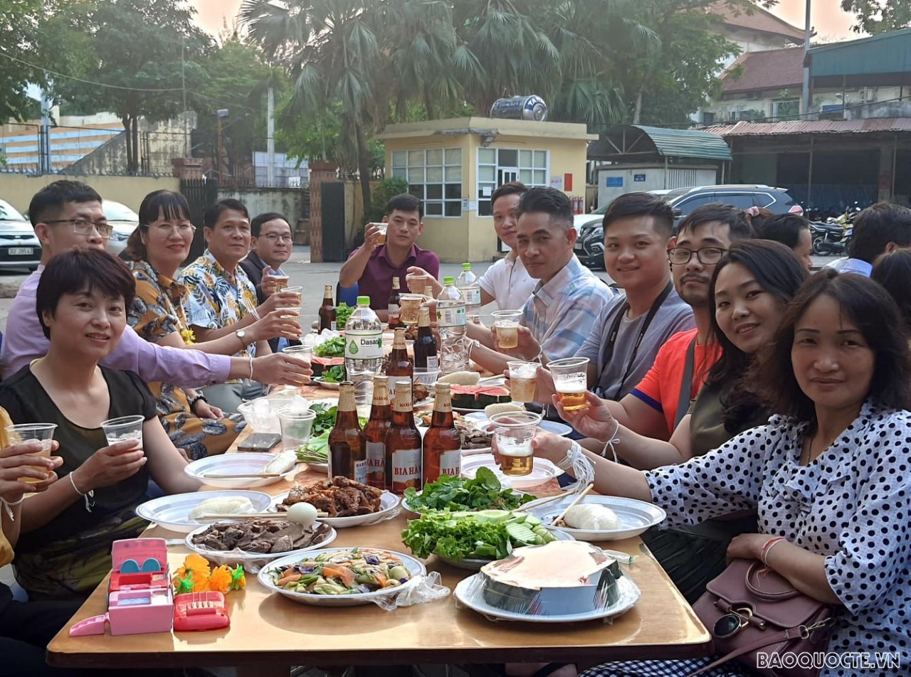 Rộn ràng chào mừng Tết Bunpimay Lào năm 2022