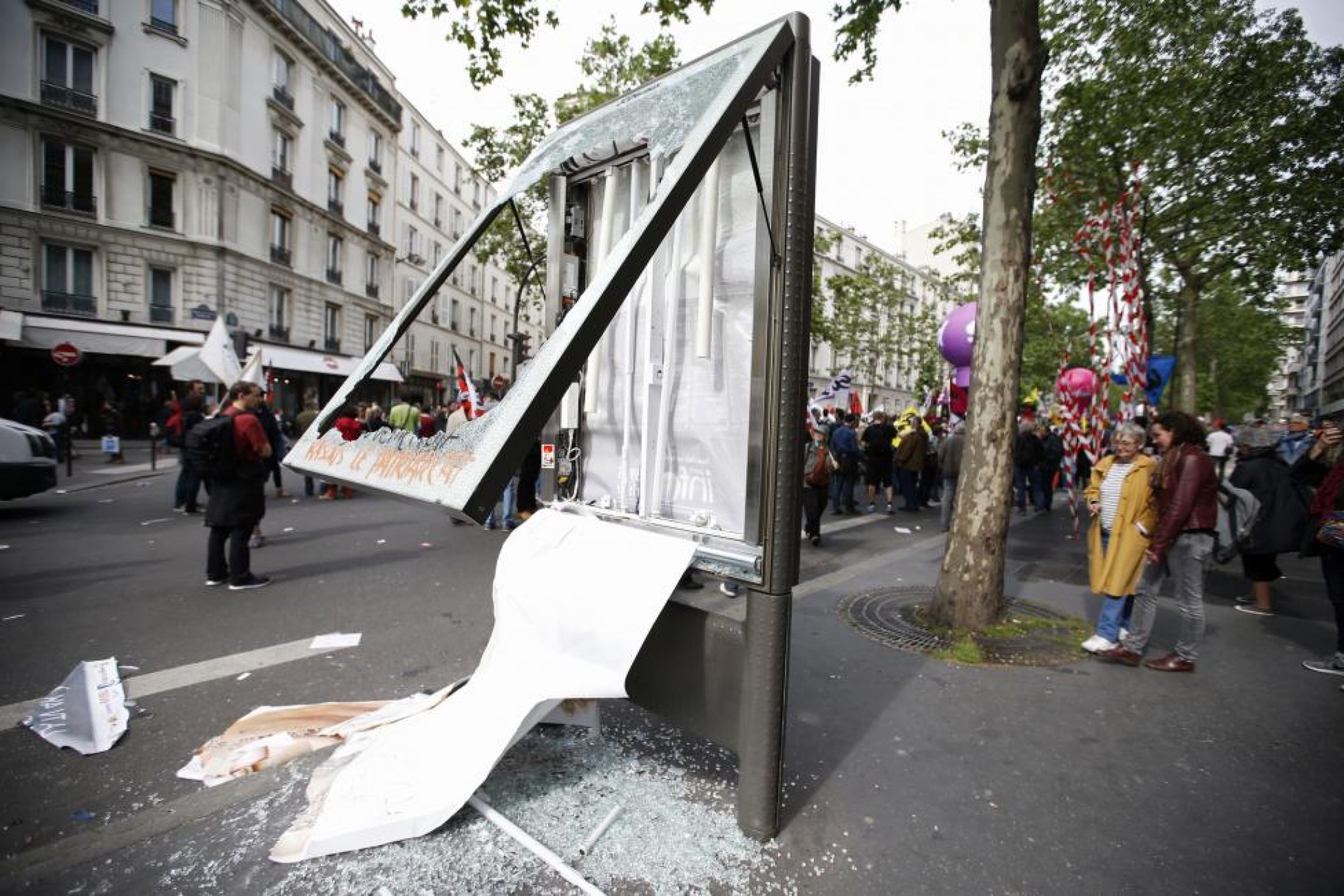 phap khung hoang nang luong vi bieu tinh