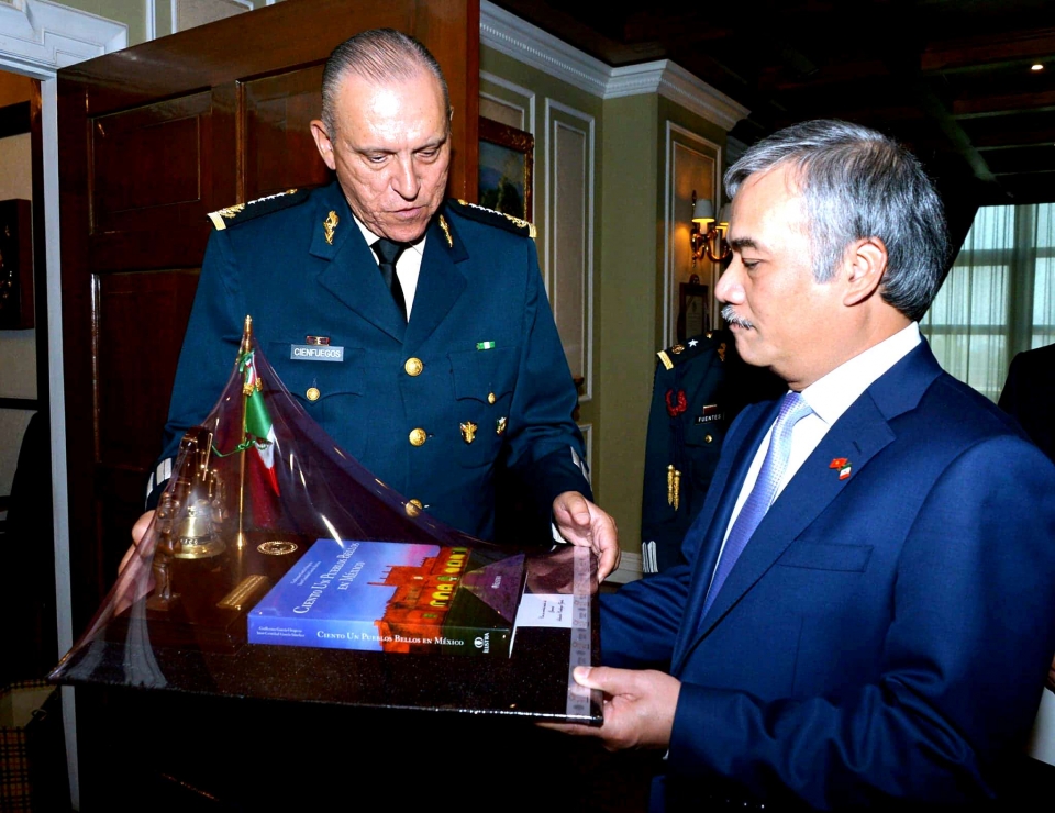 Bộ trưởng Quốc Phòng Mexico tiếp Đại sứ Nguyễn Hoài Dương bo truong bo quoc phong mexico tiep dai su viet nam nguyen hoai duong