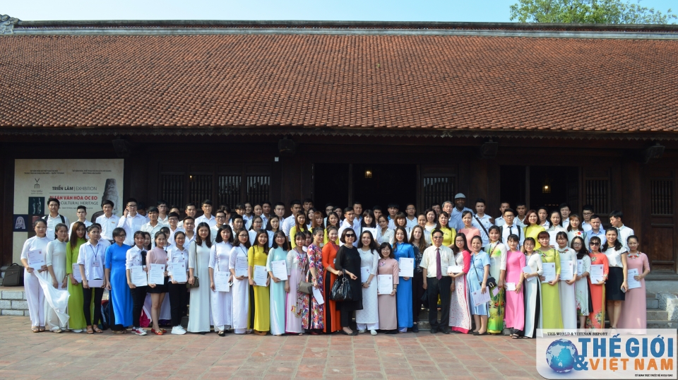 trao hoc bong duc cho hon 100 sinh vien xuat sac nam 2017 2018