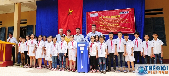 dem nuoc sach ve noi ron lu mien trung