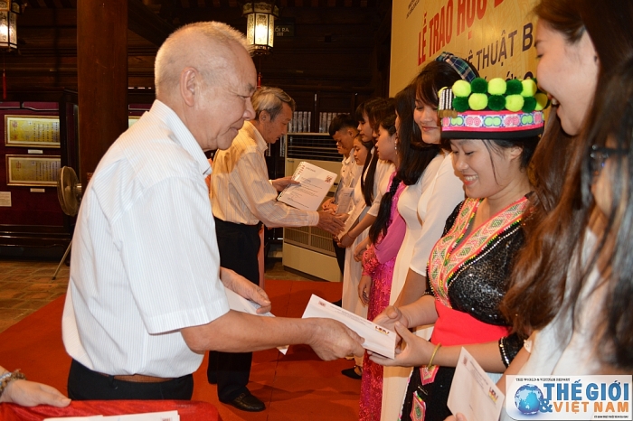 trao hoc bong duc cho 80 sinh vien xuat sac