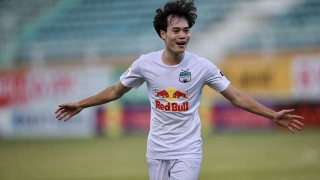 gia tri doi tuyen viet nam van thua xa thai lan va uae du cac tuyen thu tang gia manh