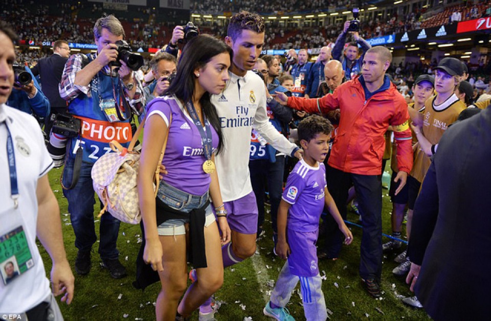 cau thu real madrid hanh phuc tot cung trong ngay vo dich champions league