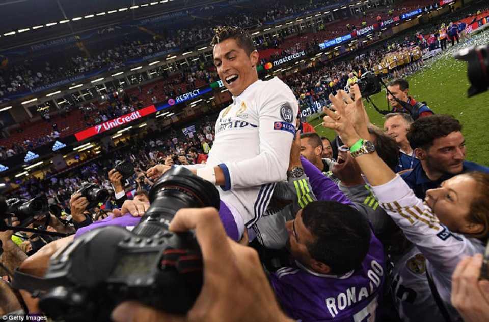 cau thu real madrid hanh phuc tot cung trong ngay vo dich champions league